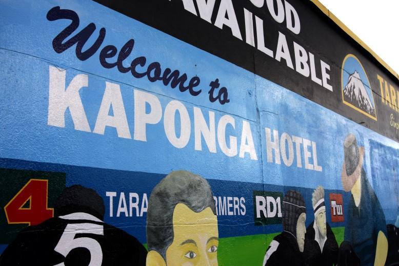 Kaponga Hotel Exterior photo